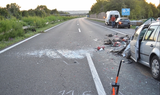 Az M7-es autópályán tolató sofőr okozott hármas karambolt Az M7-es autópályán tolató sofőr okozott hármas karambolt