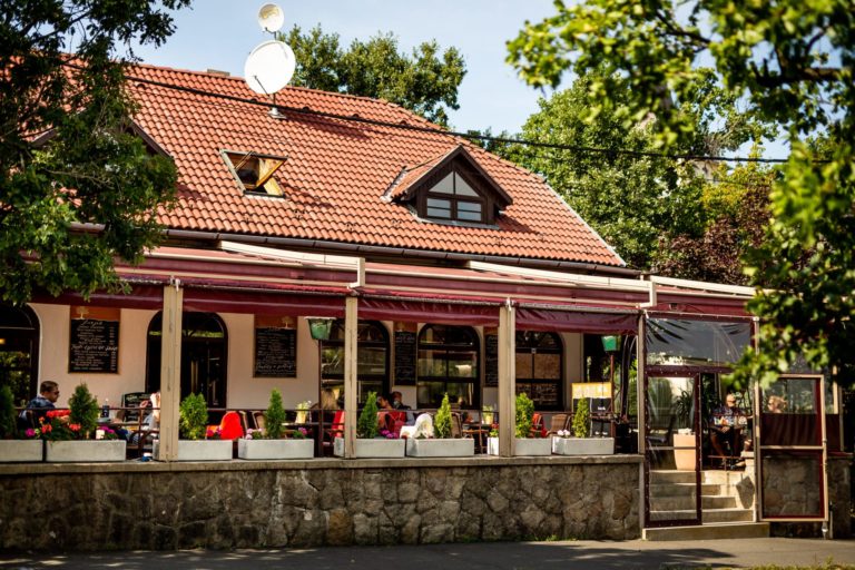 Ahol mindig van rántott borjúláb: hatvan éve a kirándulók kedvence a Kőbüfé