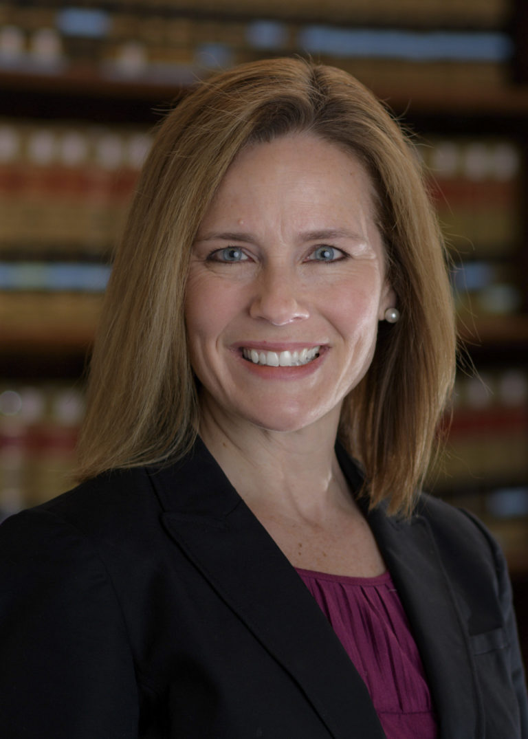 Donald Trump a konzervatív Amy Coney Barrett bírót jelölte alkotmánybírónak Donald Trump a konzervatív Amy Coney Barrett bírót jelölte alkotmánybírónak