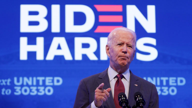 Közzétették Joe Biden és alelnökjelöltje adóbevallását