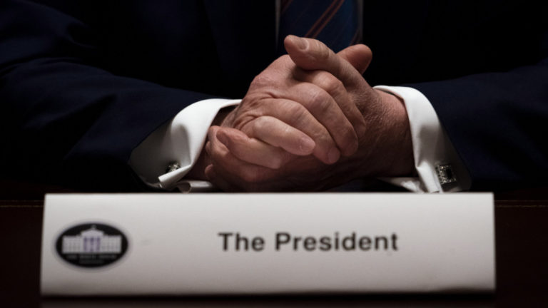 Mérget küldtek postán Donald Trumpnak, azonnal meglett a feladó Mérget küldtek postán Donald Trumpnak, azonnal meglett a feladó