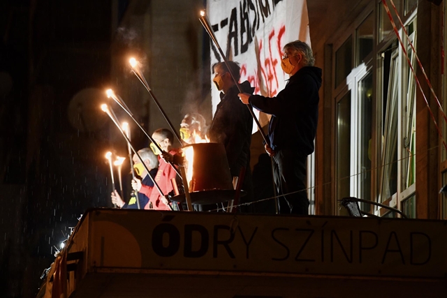 Ők nem így képzelték el a rendet – búcsúzott az SZFE vezérkara Ők nem így képzelték el a rendet – búcsúzott az SZFE vezérkara
