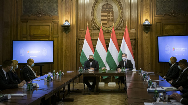 Orbán Viktor bejelentette: így hosszabbítják meg a törlesztési moratóriumot Orbán Viktor bejelentette: így hosszabbítják meg a törlesztési moratóriumot