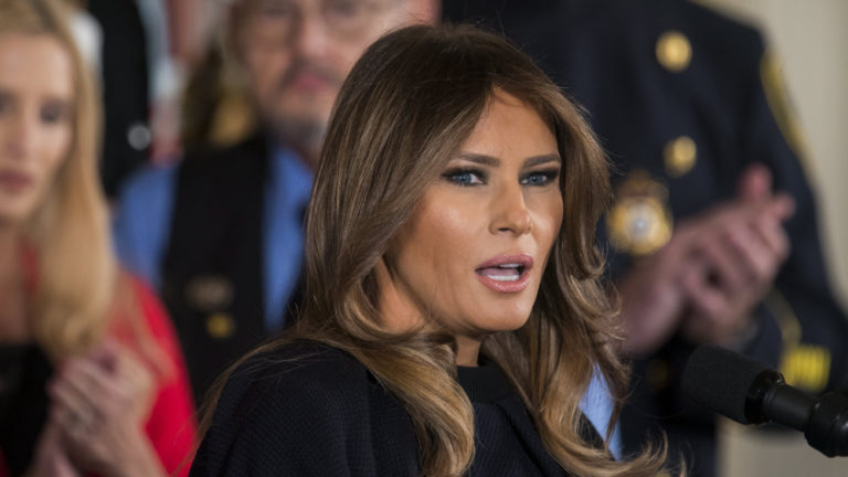 Új Trump-könyvvel „etetik meg” Amerikát Új Trump-könyvvel „etetik meg” Amerikát