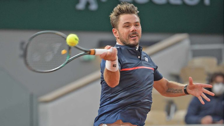 Wawrinka Blasts Through Murray At Roland Garros