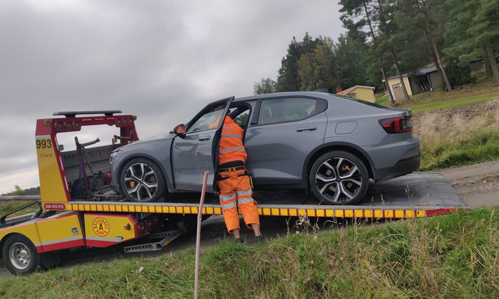 Misztikus hibával állnak meg a Polestar 2-esek Misztikus hibával állnak meg a Polestar 2-esek
