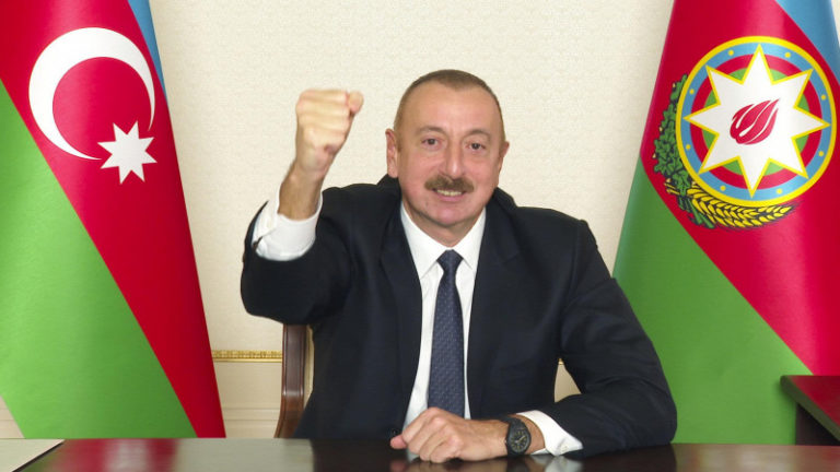 Az örmény kormányfő a hadsereg tanácsára állapodott meg a harcok beszüntetéséről Az örmény kormányfő a hadsereg tanácsára állapodott meg a harcok beszüntetéséről