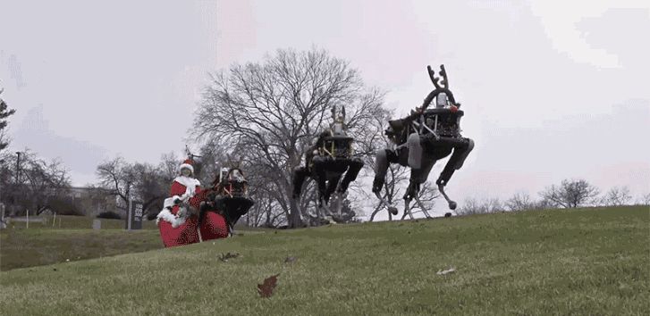 Elnézést, itt van Télanyó és a robotszarvasok