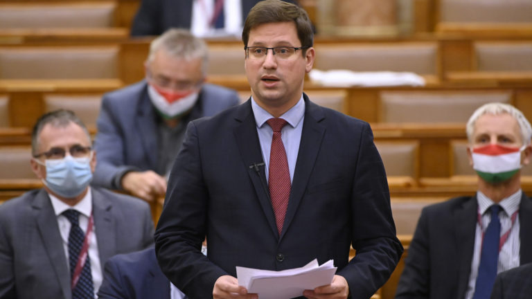 Mindjárt megtudjuk a friss kormánydöntéseket és a vétóvita hátterét Mindjárt megtudjuk a friss kormánydöntéseket és a vétóvita hátterét